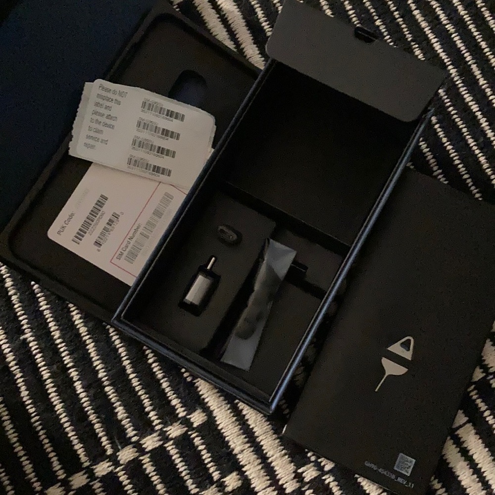 Box (read description) - Picture 3 of 4
